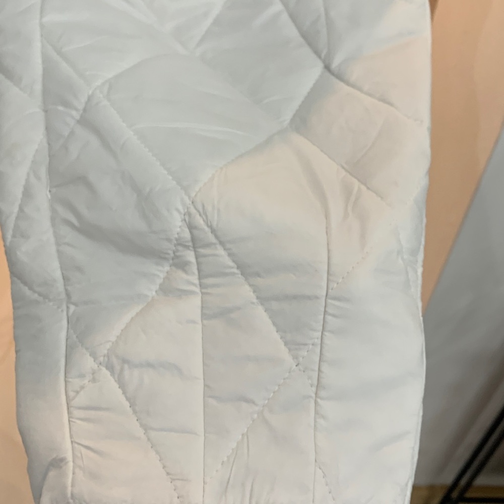 Stylish White Quilted Pants - Picture 8 of 16